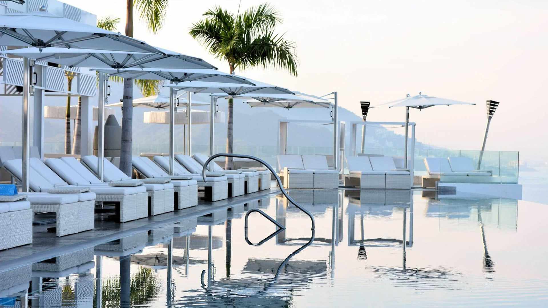 ma-Hotel-Mousai-Puerto-Vallarta-Mexico-5-star-hotel-resort--amenities-pool.jpg